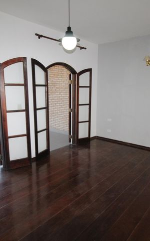 Casa para alugar com 217m², 4 quartos e 2 vagasSuíte 2