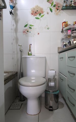 Apartamento à venda com 106m², 3 quartos e 2 vagasBanheiro da suíte