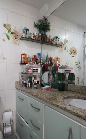 Apartamento à venda com 106m², 3 quartos e 2 vagasBanheiro da suíte