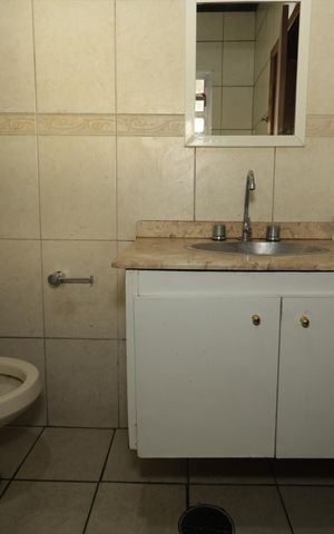 Casa para alugar com 150m², 2 quartos e 3 vagasBanheiro