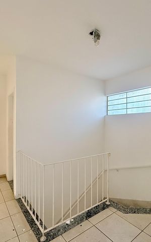 Casa para alugar com 173m², 4 quartos e 3 vagas Casa para alugar com 173m², 4 quartos e 3 vagasCorredor Quartos