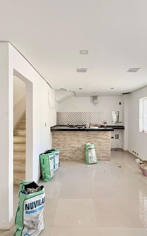 Casa para alugar com 173m², 4 quartos e 3 vagas Casa para alugar com 173m², 4 quartos e 3 vagasSala