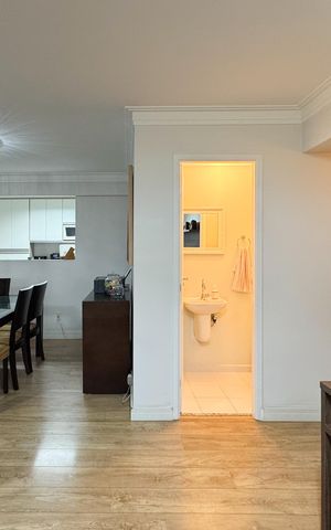 Apartamento à venda com 104m², 2 quartos e 2 vagas Apartamento à venda com 104m², 2 quartos e 2 vagasSala