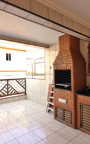 Casa à venda com 120m², 3 quartos e 1 vagaÁrea de Serviço e Espaço Gourmet 
