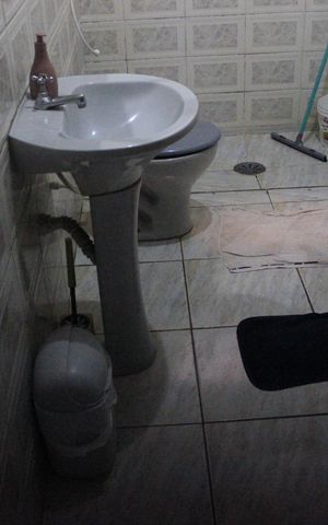 Casa à venda com 250m², 10 quartos e 5 vagasBanheiro 2