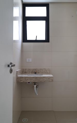 Apartamento à venda com 136m², 3 quartos e 2 vagasBanheiro da suíte 