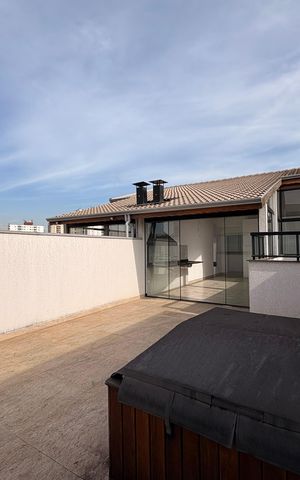 Apartamento à venda com 136m², 3 quartos e 2 vagasCobertura