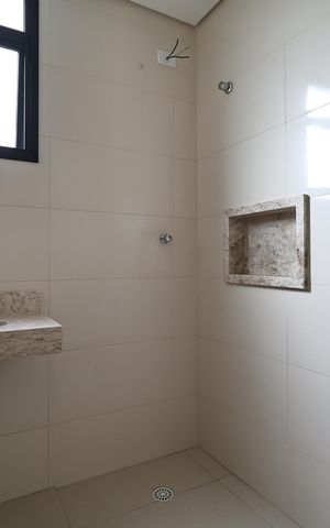Apartamento à venda com 136m², 3 quartos e 2 vagasBanheiro da suíte 