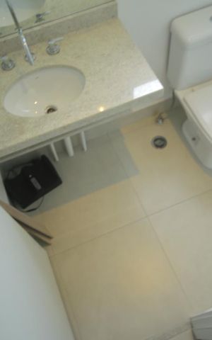 Apartamento à venda com 78m², 2 quartos e 2 vagasBanheiro da Suíte 2