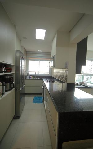 Apartamento à venda com 78m², 2 quartos e 2 vagasCozinha 