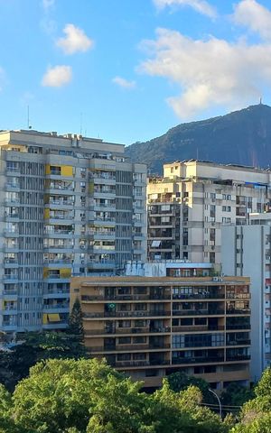 Apartamento à venda com 45m², 2 quartos e 1 vaga