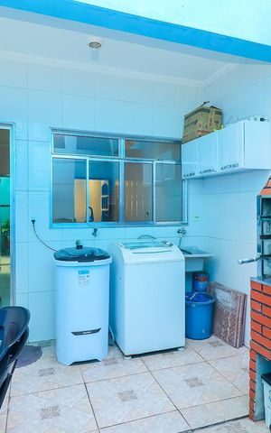 Casa à venda com 150m², 3 quartos e 2 vagasÁrea de Serviço