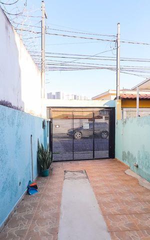 Casa à venda com 150m², 3 quartos e 2 vagasGaragem