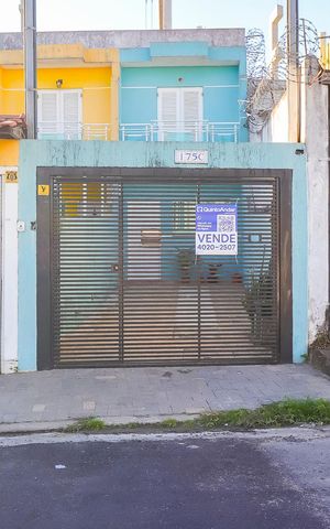 Casa à venda com 150m², 3 quartos e 2 vagasFachada