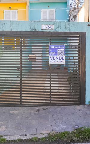 Casa à venda com 150m², 3 quartos e 2 vagasFachada