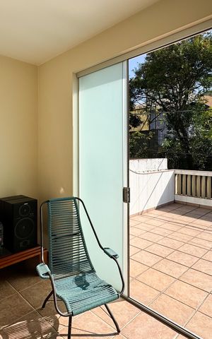 Casa à venda com 180m², 3 quartos e 2 vagas Casa à venda com 180m², 3 quartos e 2 vagasVaranda Suíte 1