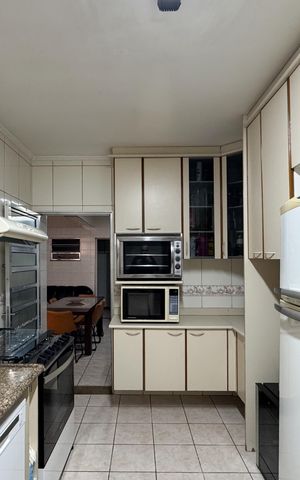 Casa à venda com 180m², 3 quartos e 2 vagas Casa à venda com 180m², 3 quartos e 2 vagasCozinha