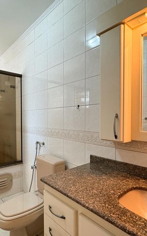 Casa à venda com 180m², 3 quartos e 2 vagas Casa à venda com 180m², 3 quartos e 2 vagasBanheiro - Suíte 2