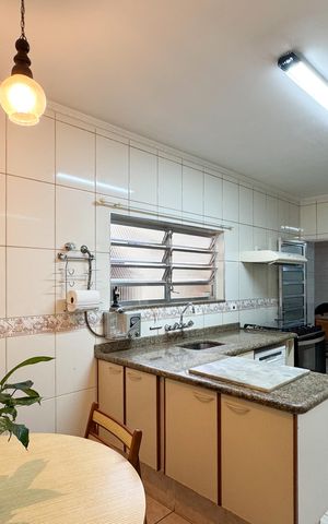 Casa à venda com 180m², 3 quartos e 2 vagas Casa à venda com 180m², 3 quartos e 2 vagasCozinha