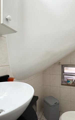 Casa à venda com 180m², 3 quartos e 2 vagas Casa à venda com 180m², 3 quartos e 2 vagasLavabo