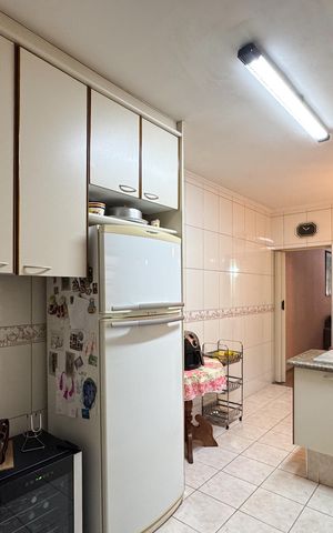 Casa à venda com 180m², 3 quartos e 2 vagas Casa à venda com 180m², 3 quartos e 2 vagasCozinha
