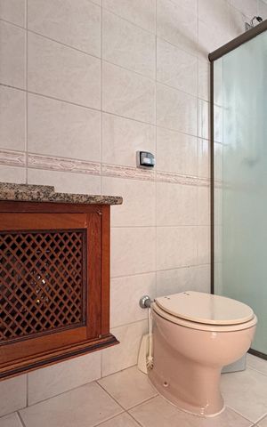 Casa à venda com 180m², 3 quartos e 2 vagas Casa à venda com 180m², 3 quartos e 2 vagasBanheiro - Suíte 1