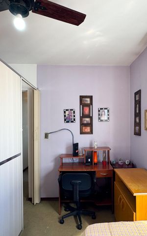 Casa à venda com 180m², 3 quartos e 2 vagas Casa à venda com 180m², 3 quartos e 2 vagasQuarto