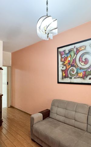 Casa à venda com 180m², 3 quartos e 2 vagas Casa à venda com 180m², 3 quartos e 2 vagasSala