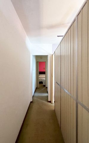 Casa à venda com 180m², 3 quartos e 2 vagas Casa à venda com 180m², 3 quartos e 2 vagasAcesso - Quartos