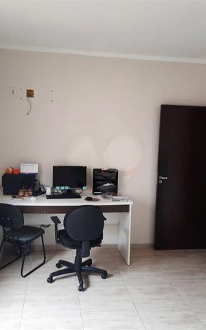 Casa à venda com 257m², 3 quartos e 2 vagas
