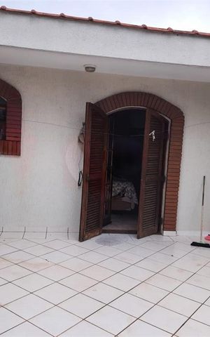 Casa à venda com 257m², 3 quartos e 2 vagas