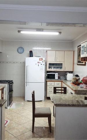 Casa à venda com 257m², 3 quartos e 2 vagas