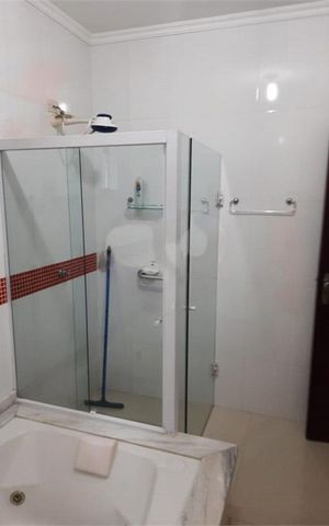 Casa à venda com 257m², 3 quartos e 2 vagas