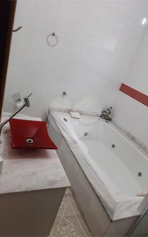Casa à venda com 257m², 3 quartos e 2 vagas