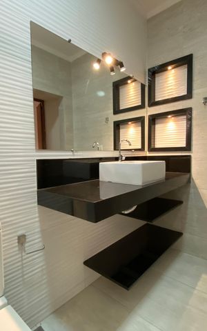 Casa à venda com 236m², 3 quartos e 3 vagas