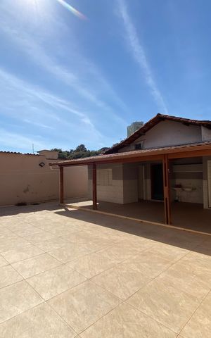Casa à venda com 236m², 3 quartos e 3 vagas