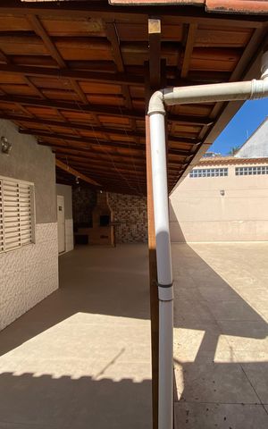Casa à venda com 236m², 3 quartos e 3 vagas