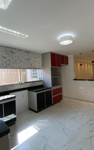 Casa à venda com 236m², 3 quartos e 3 vagas