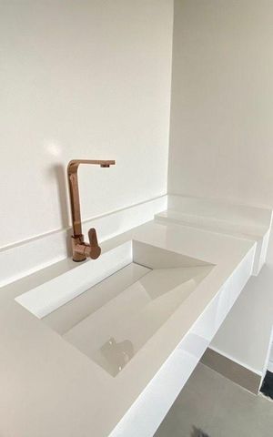Casa à venda com 244m², 4 quartos e 4 vagas