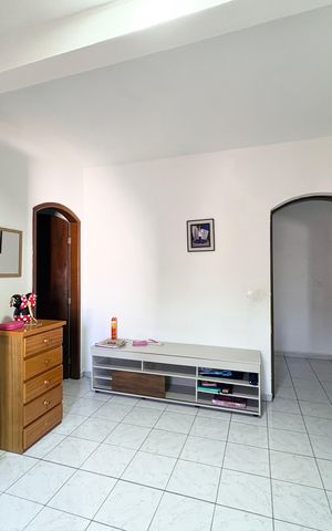Casa à venda com 280m², 4 quartos e 2 vagasSuíte 2