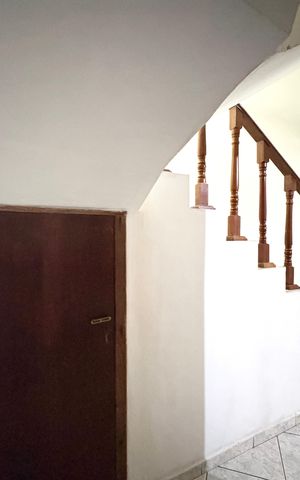 Casa à venda com 280m², 4 quartos e 2 vagasCorredor