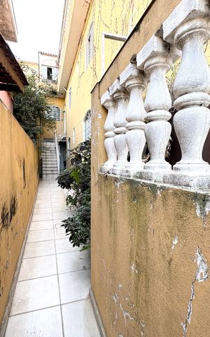 Casa à venda com 280m², 4 quartos e 2 vagasEntrada Lateral