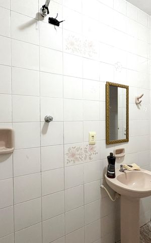 Casa à venda com 280m², 4 quartos e 2 vagasBanheiro da Edícula 1