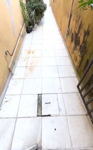 Casa à venda com 280m², 4 quartos e 2 vagasCorredor externo 