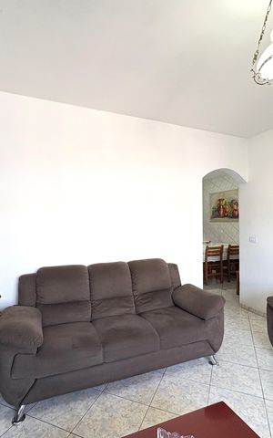 Casa à venda com 280m², 4 quartos e 2 vagasSala