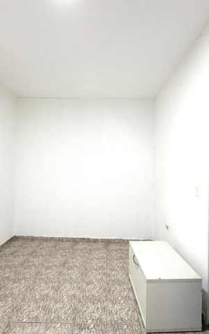 Casa à venda com 280m², 4 quartos e 2 vagasQuarto 2 - Edícula 1 