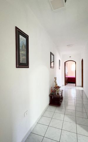 Casa à venda com 280m², 4 quartos e 2 vagasCorredor das Suítes 
