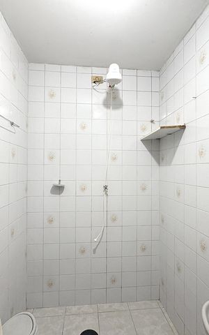 Casa à venda com 280m², 4 quartos e 2 vagasBanheiro de serviço