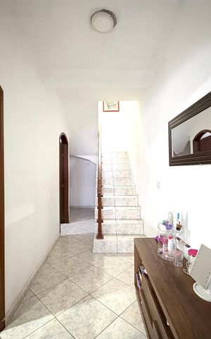Casa à venda com 280m², 4 quartos e 2 vagasCorredor