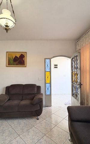 Casa à venda com 280m², 4 quartos e 2 vagasSala